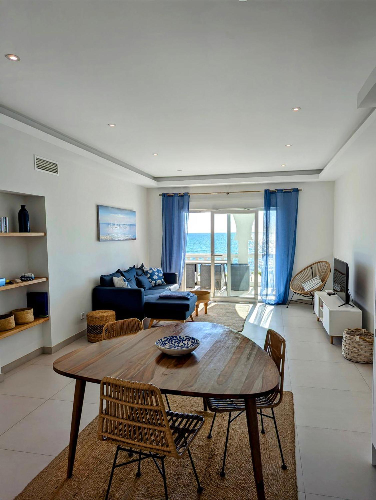 Rise & Shine Beachfront La Cala ลากาลาเดมิฮาส ภายนอก รูปภาพ